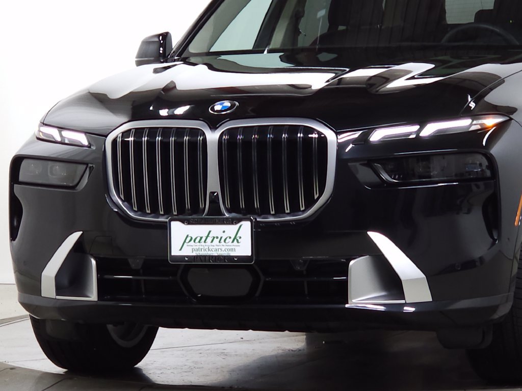 Used 2026 BMW X7 xDrive40i AWD/4WD image 3