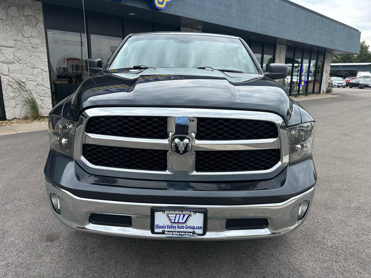 Used 2017 RAM 1500 ST w/ SXT Appearance Group AWD/4WD image 10