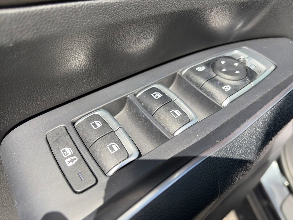 Used 2023 Kia Sorento S w/ Panoramic Sunroof Package AWD/4WD image 17