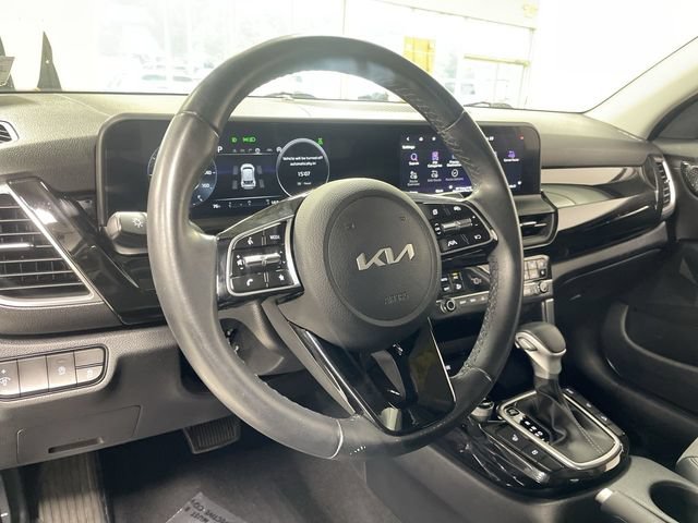Used 2024 Kia Seltos S AWD/4WD image 16