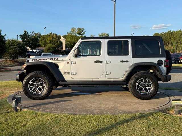 Used 2024 Jeep Wrangler Unlimited Rubicon w/ Technology Group AWD/4WD image 4