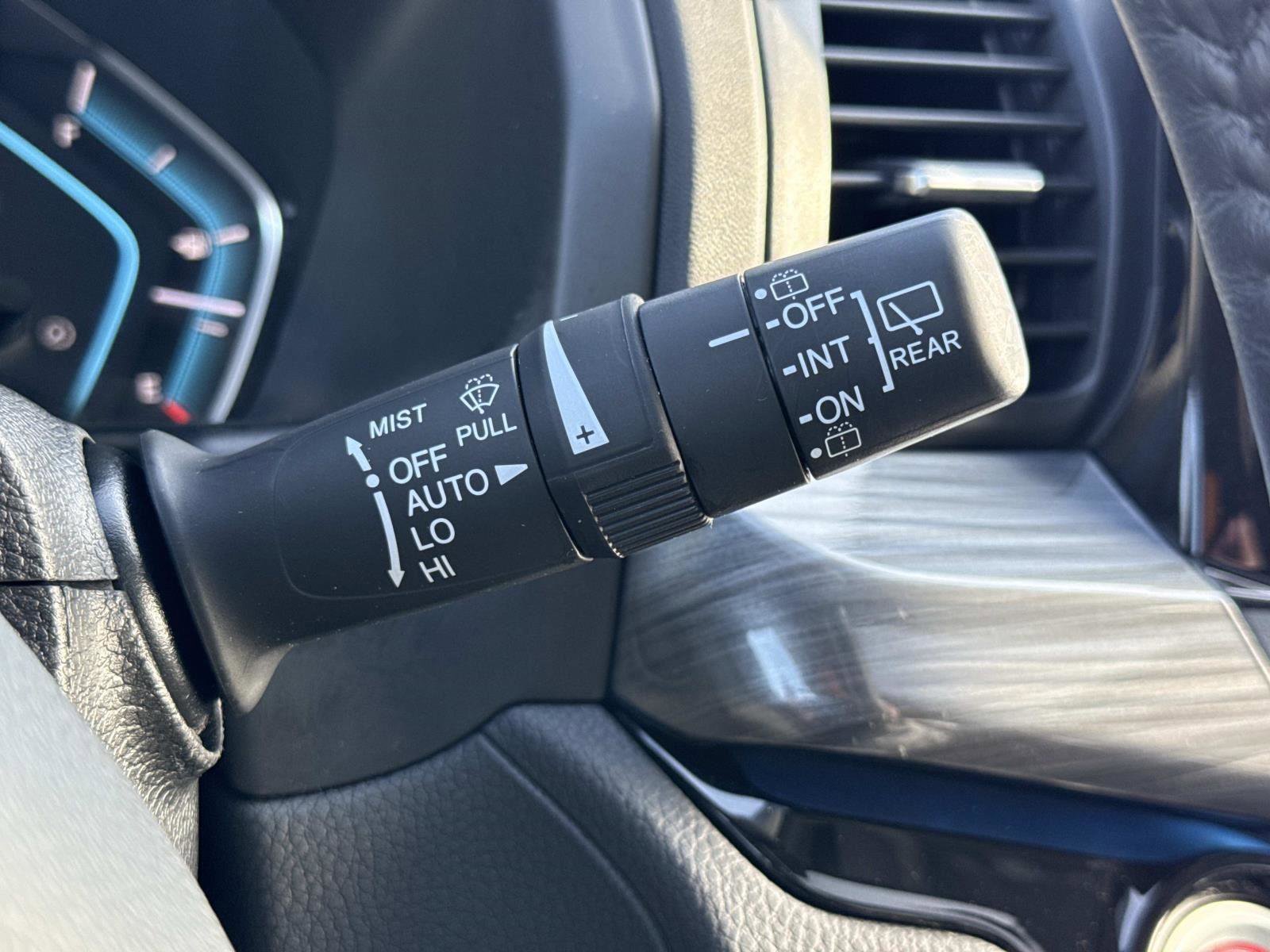 Used 2023 Honda Odyssey Elite image 12