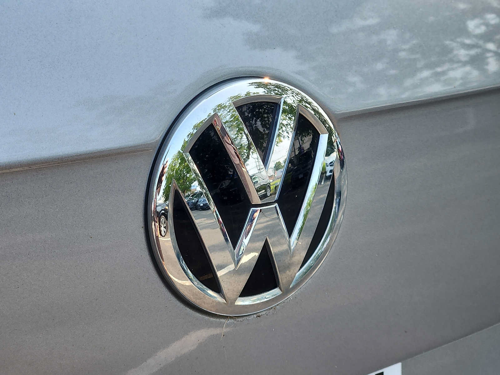 Used 2021 Volkswagen Tiguan SEL AWD/4WD image 29