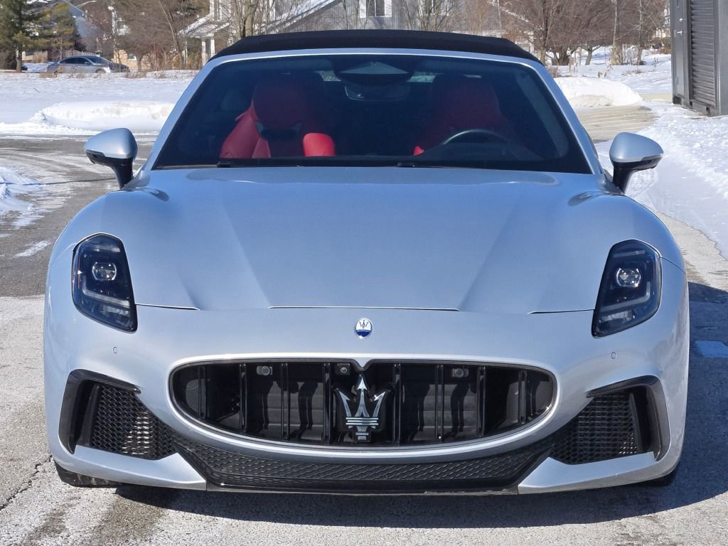 Used 2024 Maserati GranCabrio Trofeo image 11