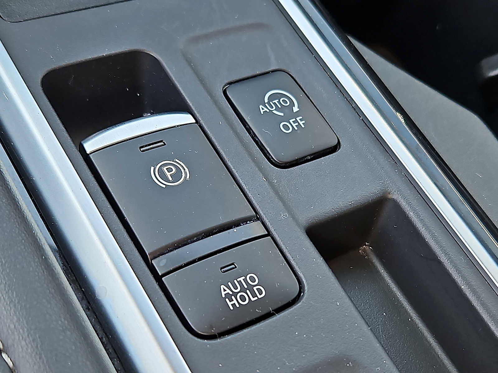 Used 2025 Nissan Pathfinder SV FWD image 27