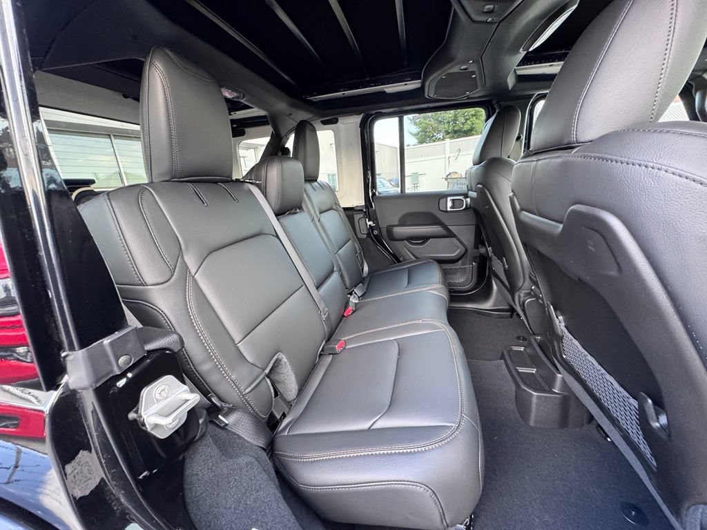 New 2026 Jeep Wrangler Unlimited Sahara AWD/4WD image 20