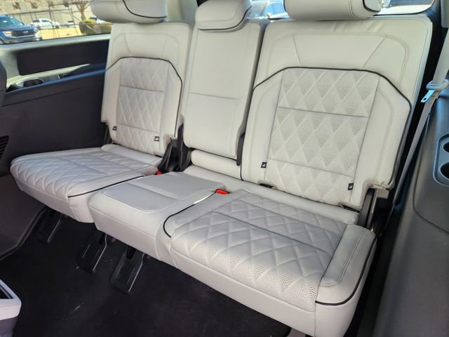 New 2026 Lincoln Navigator L Black Label image 16