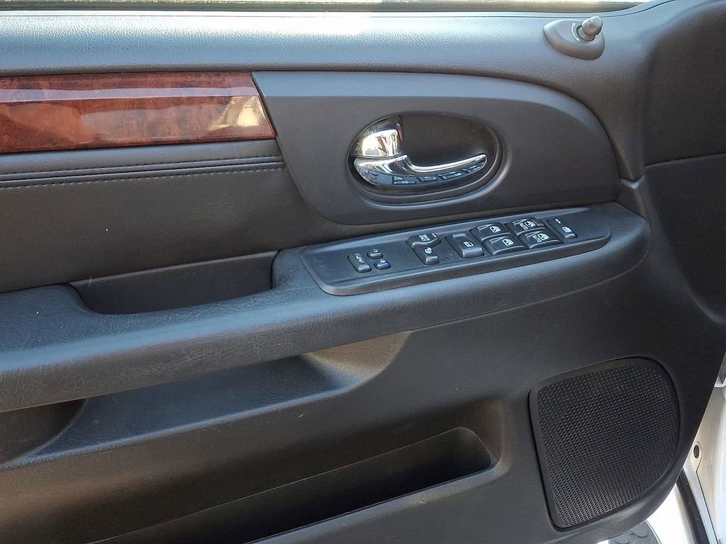 Used 2005 GMC Envoy Denali image 18