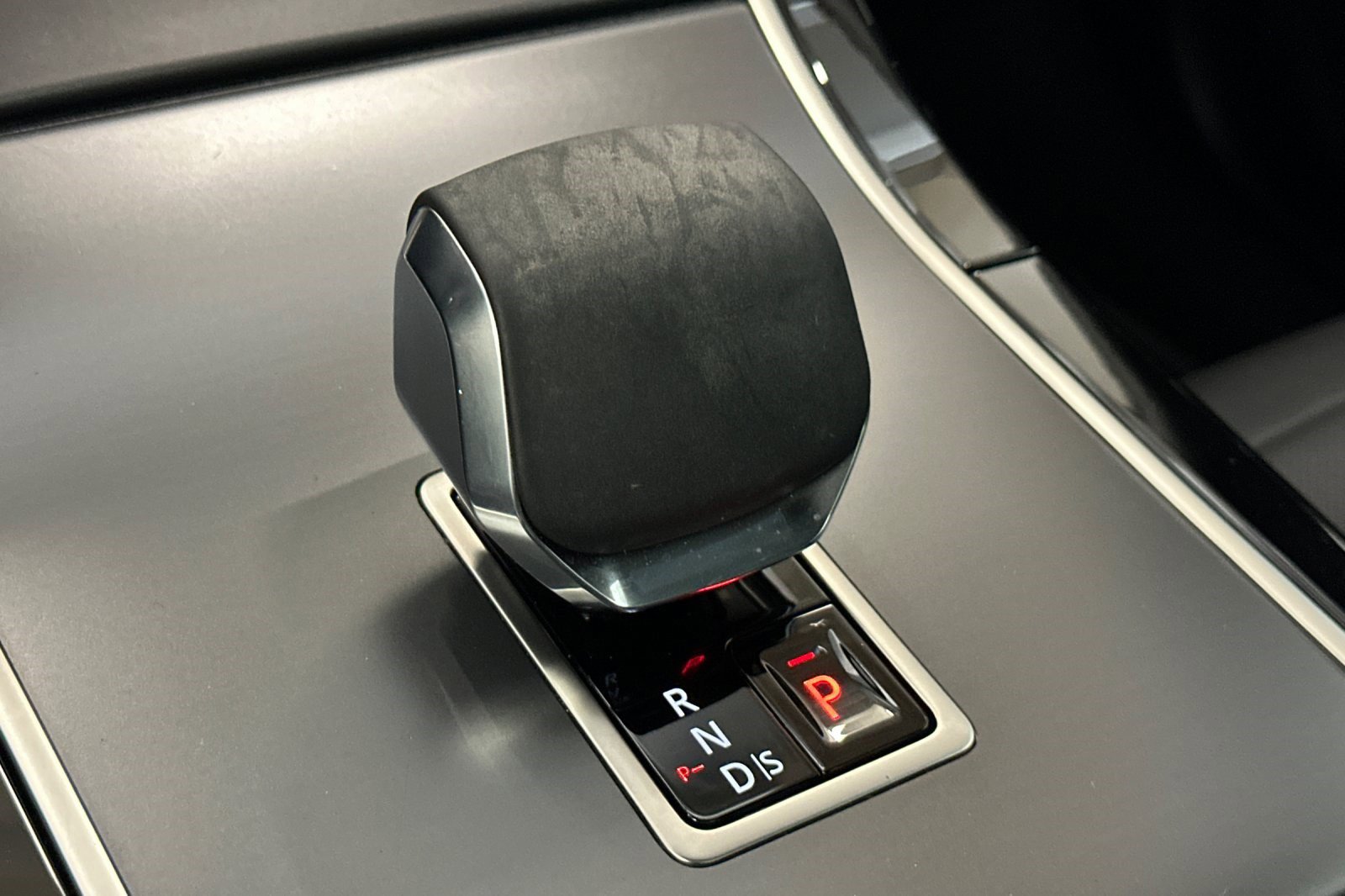 Certified 2026 Land Rover Range Rover Evoque S image 24