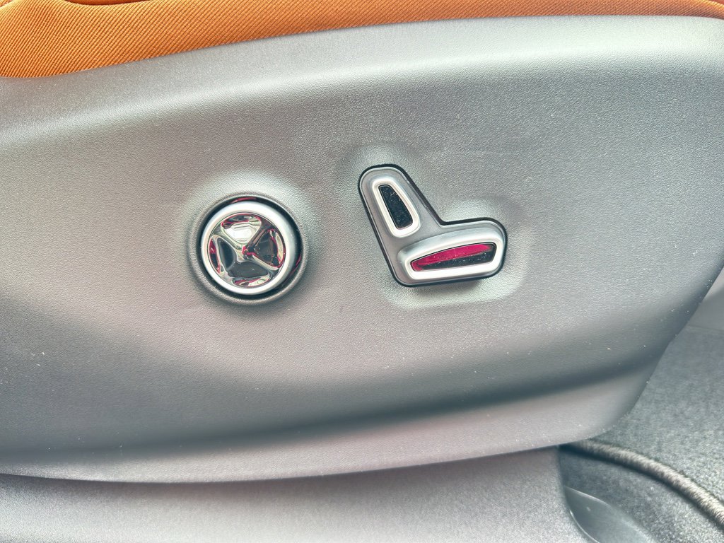 New 2026 Chrysler Pacifica Pinnacle w/ Trailer Tow Group image 17