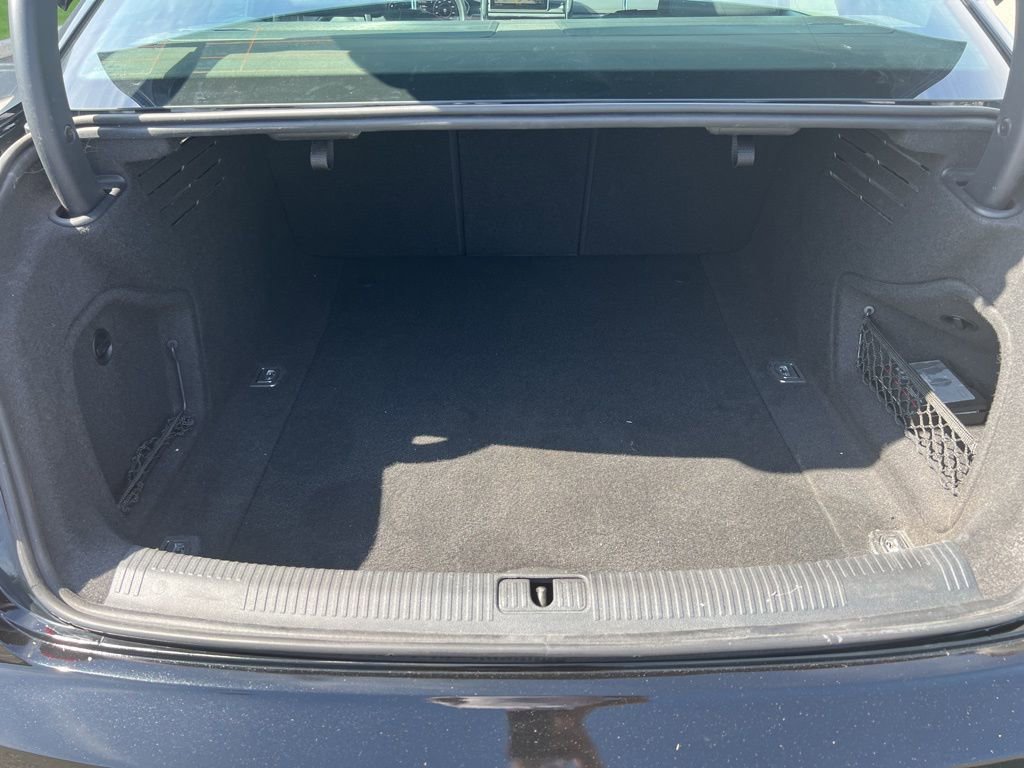 Used 2017 Audi A4 2.0T Premium Plus image 7