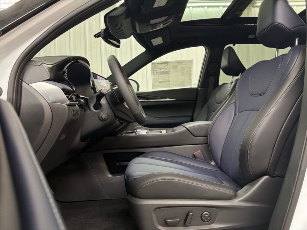 Certified 2026 INFINITI QX60 Sport w/ Dark Cargo Package image 13