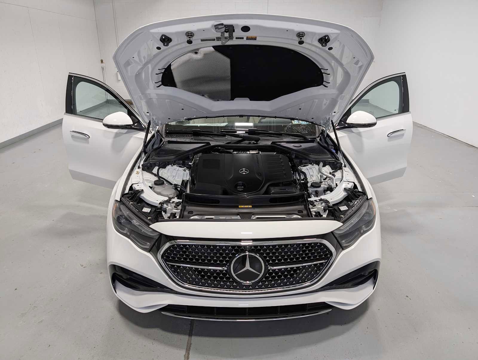 New 2026 Mercedes-Benz E 450 4MATIC Sedan image 11