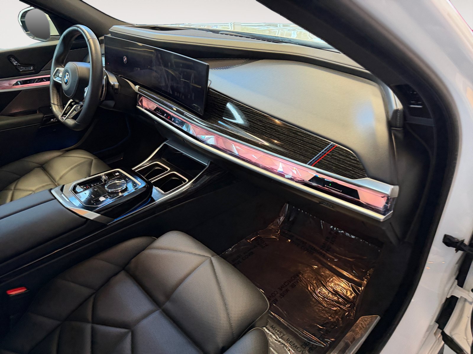 Used 2025 BMW 740i xDrive AWD/4WD image 7