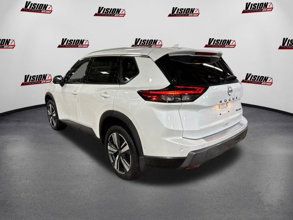 Used 2024 Nissan Rogue SL w/ SL Premium Package image 7