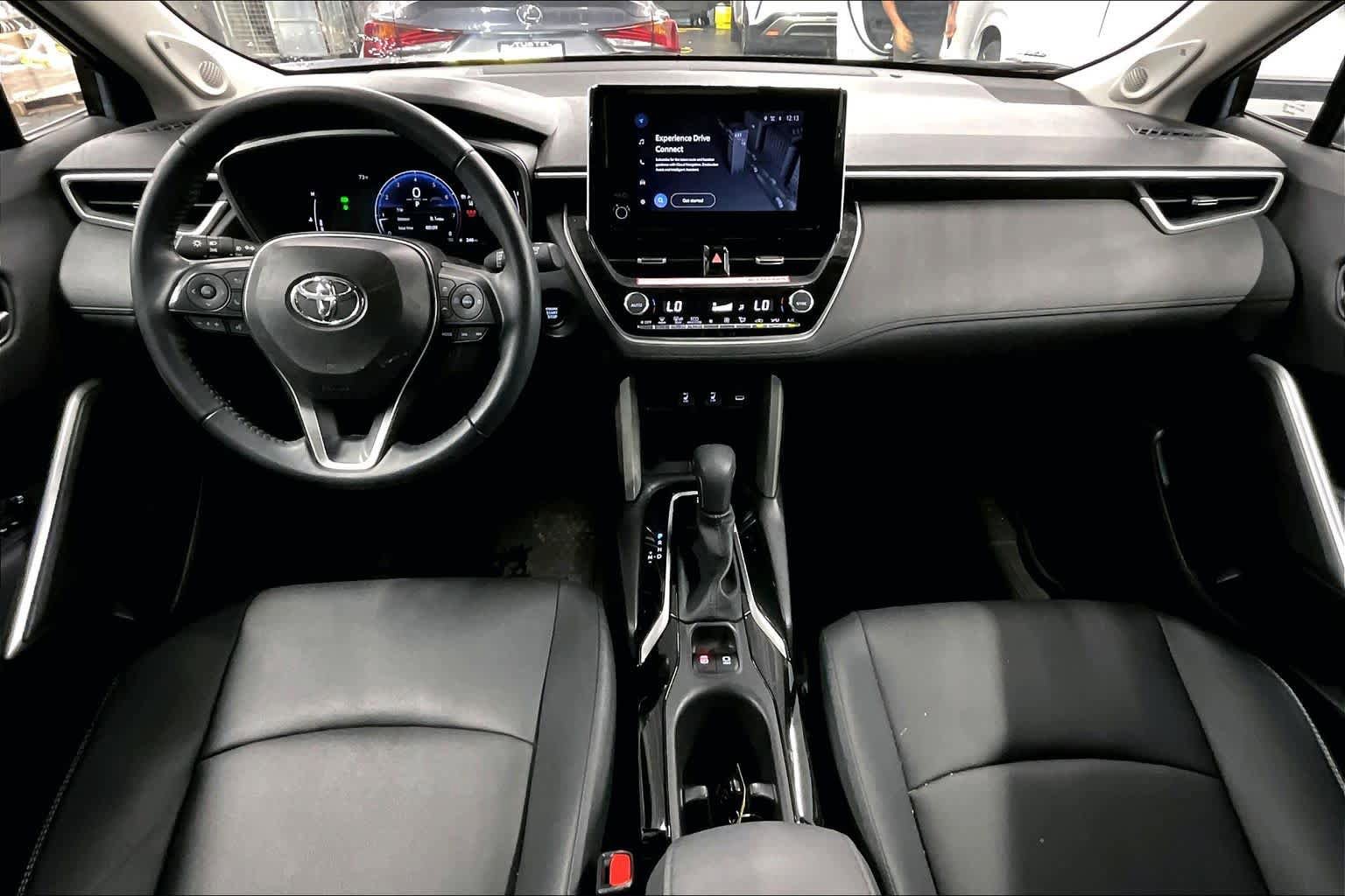 Used 2024 Toyota Corolla Cross XLE w/ Convenience Package FWD image 15