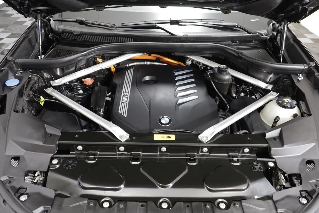 Used 2022 BMW X5 xDrive45e w/ M Sport Package AWD/4WD image 26
