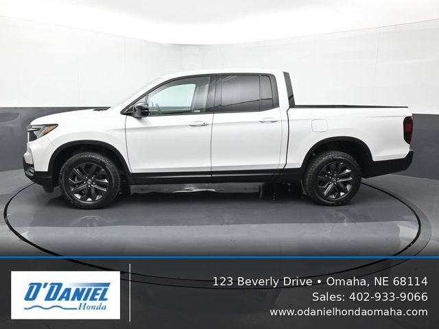 Used 2023 Honda Ridgeline Sport image 2