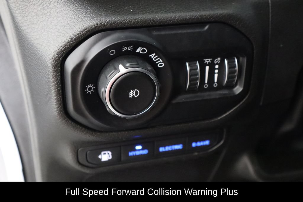 Used 2022 Jeep Wrangler Unlimited Sahara w/ Cold Weather Group AWD/4WD image 22
