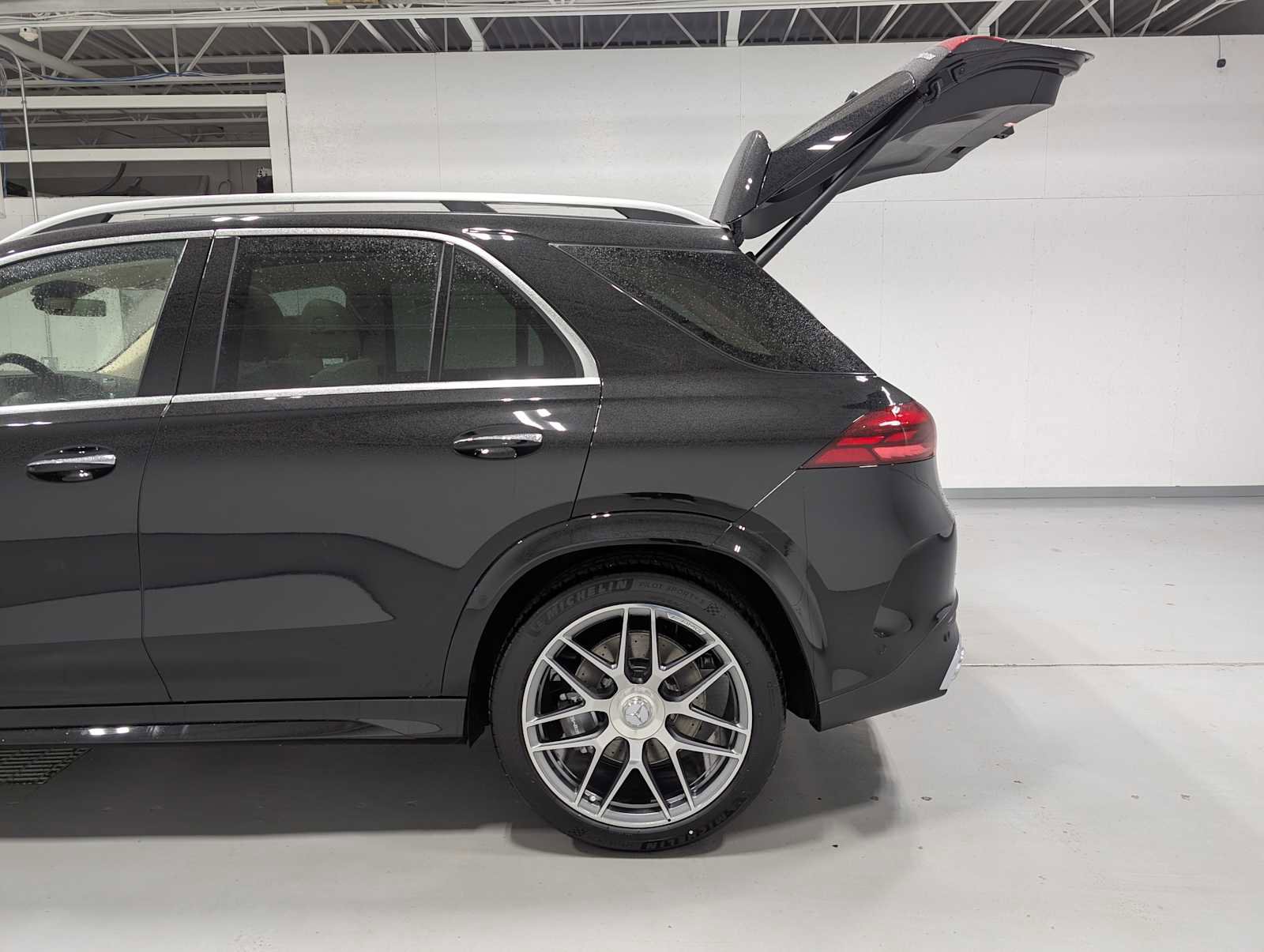 New 2026 Mercedes-Benz GLE 53 AMG 4MATIC image 9