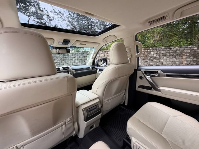 Used 2021 Lexus GX 460 Luxury w/ Sport Design Package AWD/4WD image 35