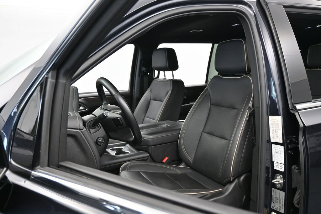 Used 2023 Chevrolet Suburban Premier AWD/4WD image 10