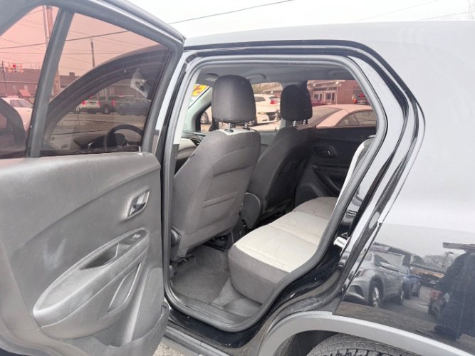 Used 2020 Chevrolet Trax LS image 7