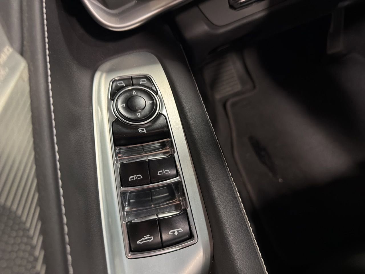 Used 2022 Chevrolet Corvette Stingray Preferred Conv w/ Z51 Performance Package RWD image 19