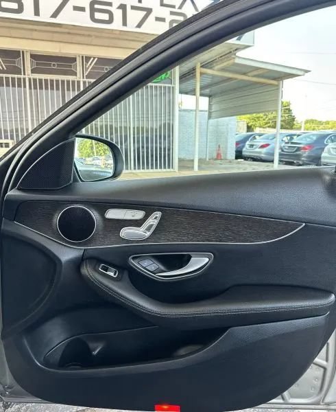Used 2019 Mercedes-Benz C 300 4MATIC Sedan image 22