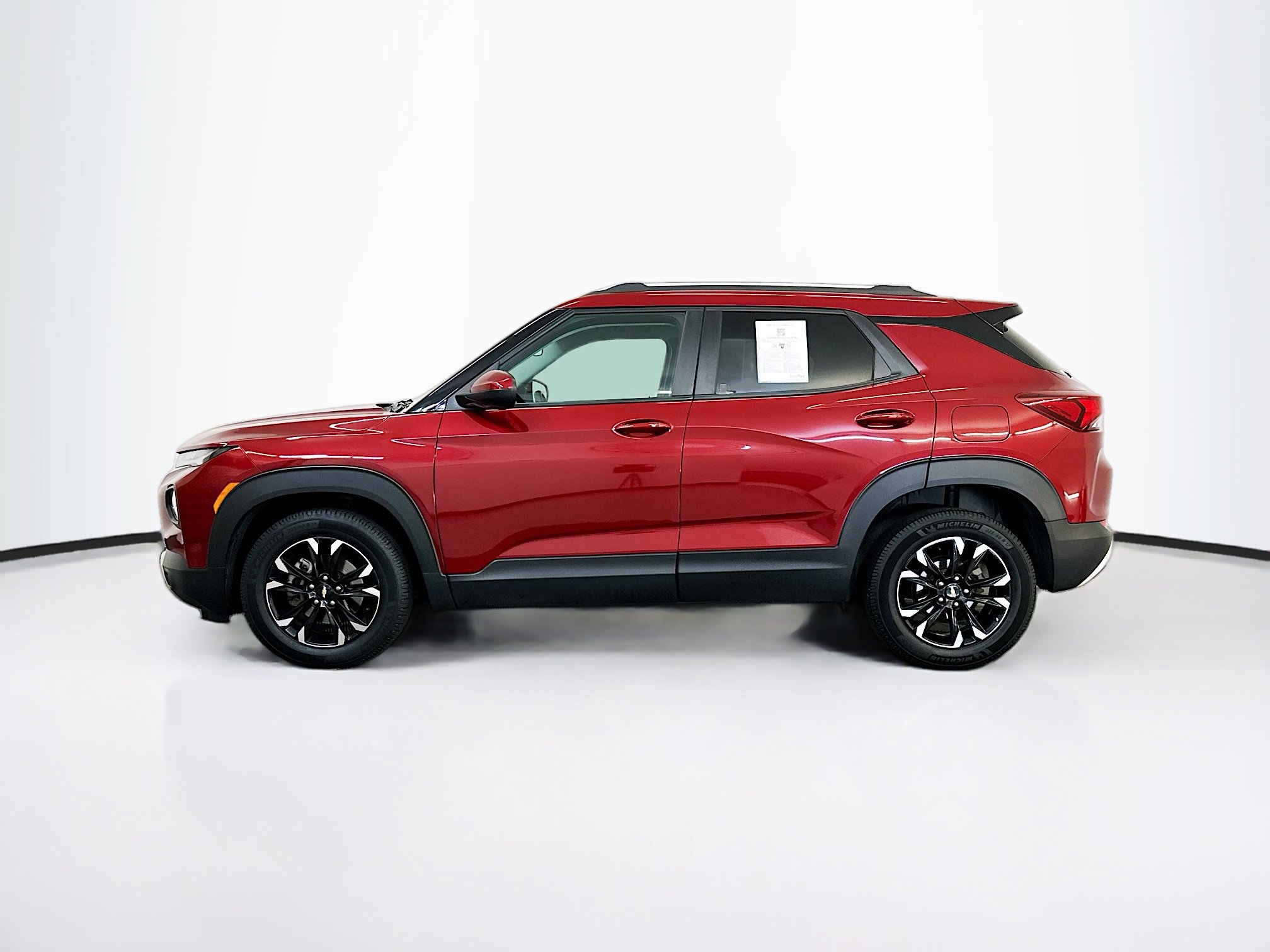 Used 2022 Chevrolet TrailBlazer LT AWD/4WD image 4