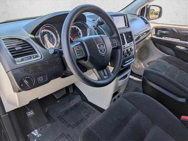 Used 2018 Dodge Grand Caravan SE w/ UConnect Hands-Free Group image 11