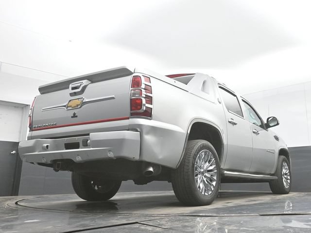 Used 2013 Chevrolet Avalanche LT AWD/4WD image 43