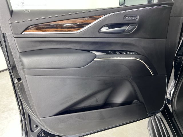 Certified 2023 Cadillac Escalade Premium Luxury AWD/4WD image 23