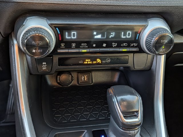 Used 2024 Toyota RAV4 XLE Premium AWD/4WD image 17