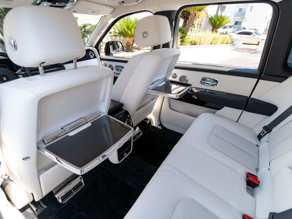Used 2025 Rolls-Royce Cullinan image 34