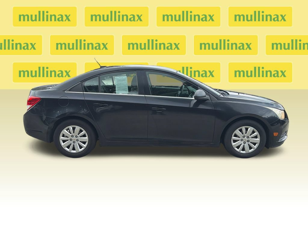 Used 2011 Chevrolet Cruze LS w/ Connectivity Package FWD image 2