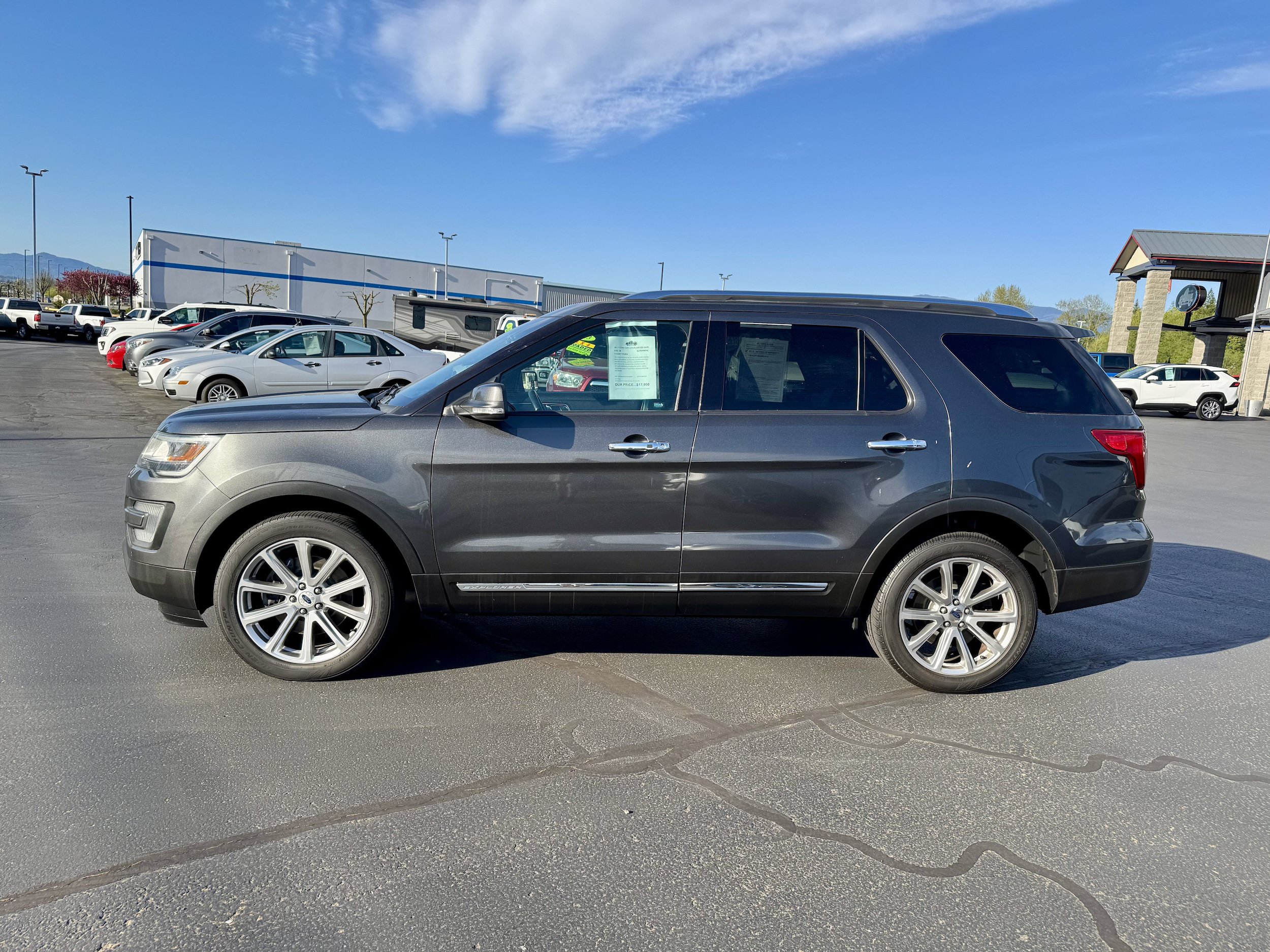Used 2017 Ford Explorer Limited AWD/4WD image 7