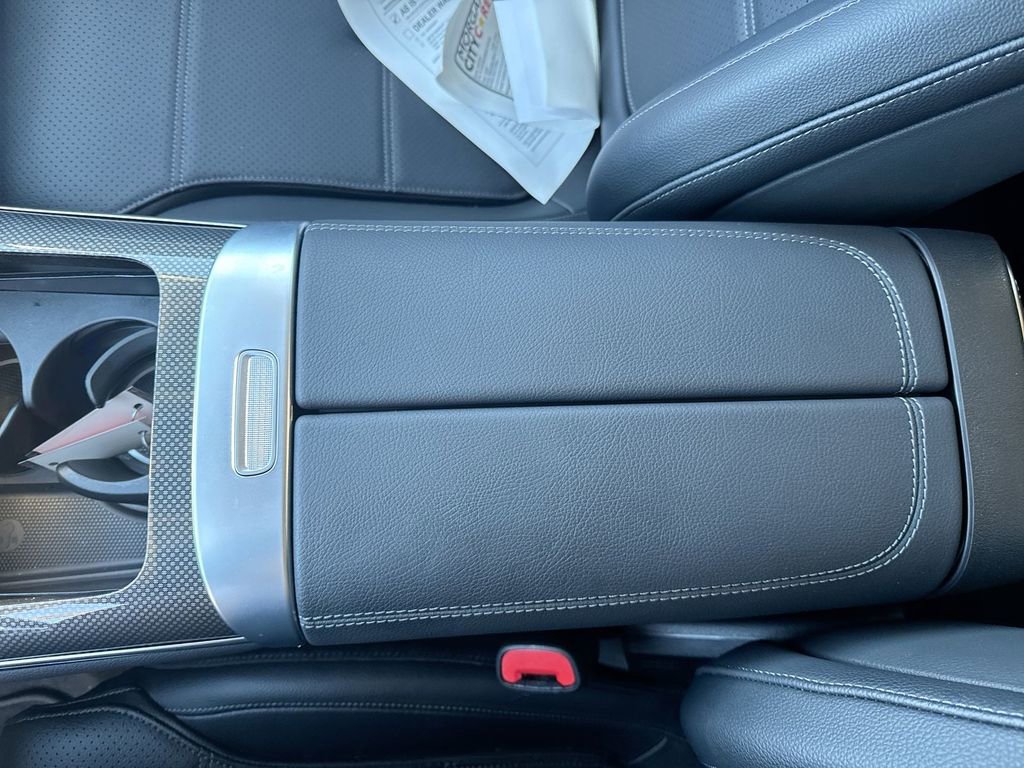 Used 2025 Mercedes-Benz GLC 350e 4MATIC image 24