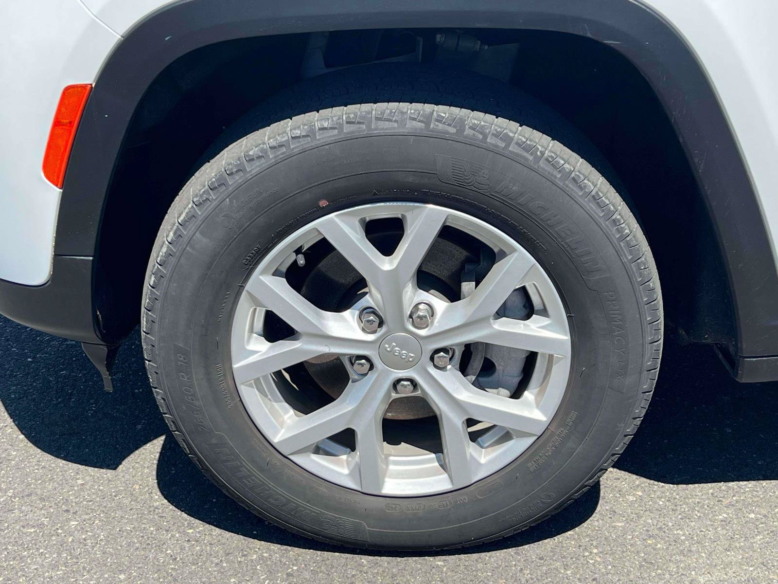 Used 2023 Jeep Grand Cherokee Limited AWD/4WD image 6
