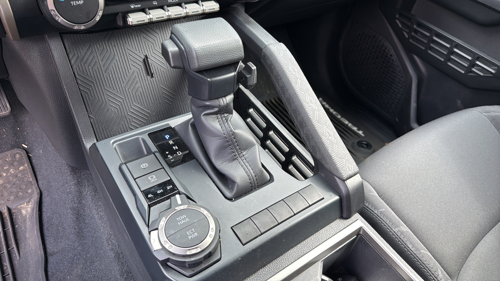 Certified 2025 Toyota Tacoma SR5 AWD/4WD image 27