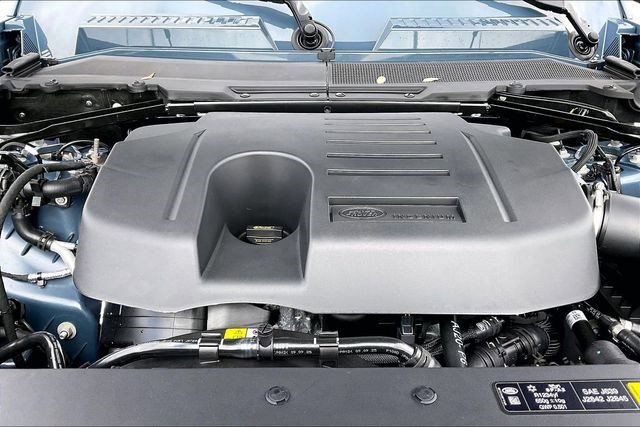 New 2026 Land Rover Defender 110 X-Dynamic SE image 13