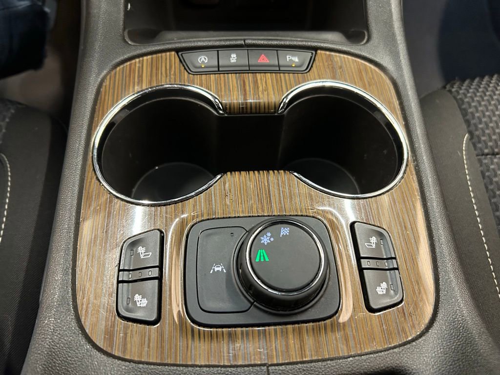 Used 2022 GMC Acadia SLE w/ Driver Convenience Package FWD image 25