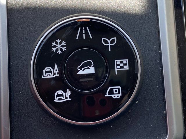 Used 2025 Nissan Pathfinder SL AWD/4WD image 24