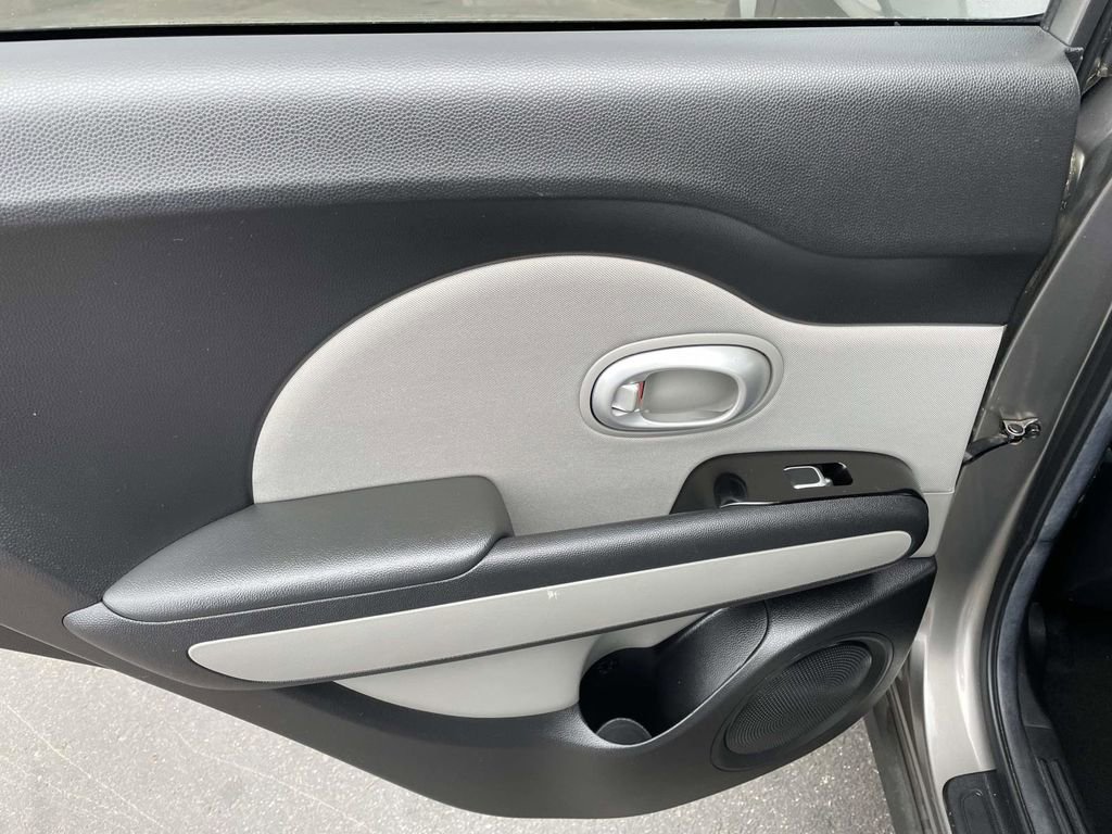 Used 2018 Kia Soul + image 18