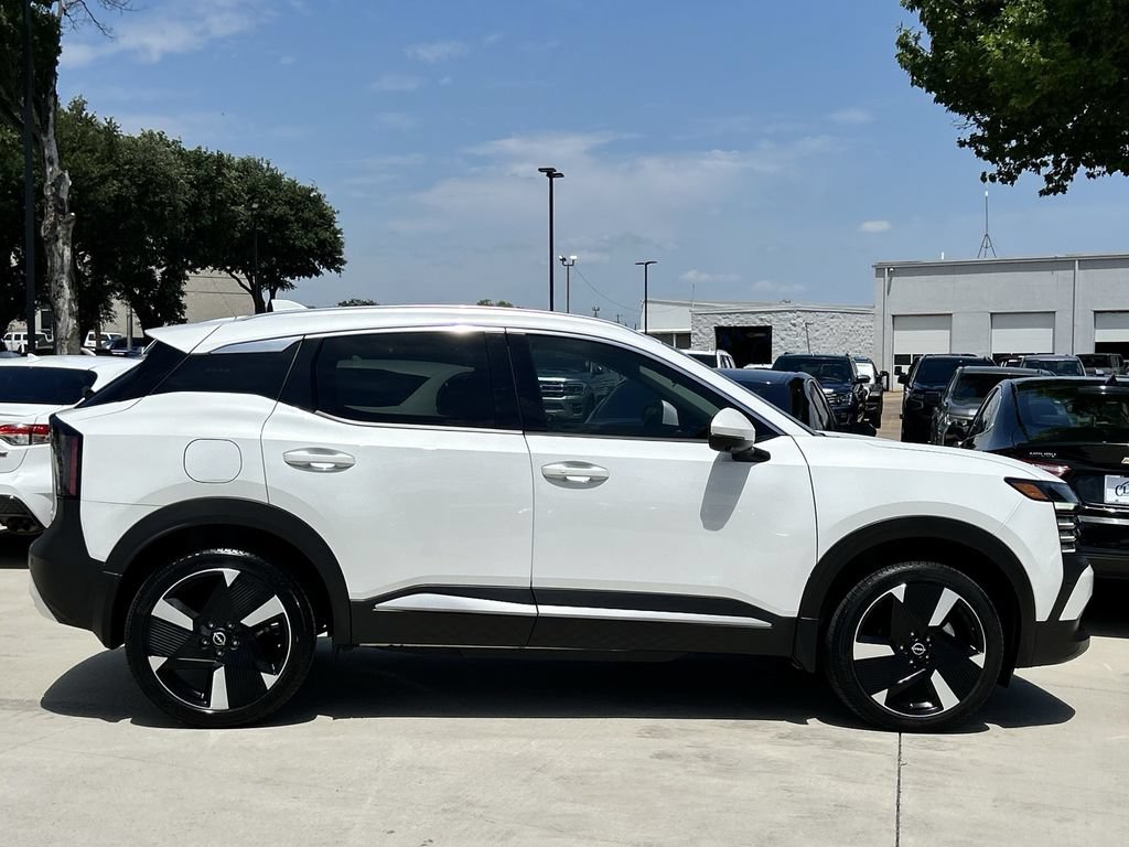Used 2025 Nissan Kicks SR AWD/4WD image 3
