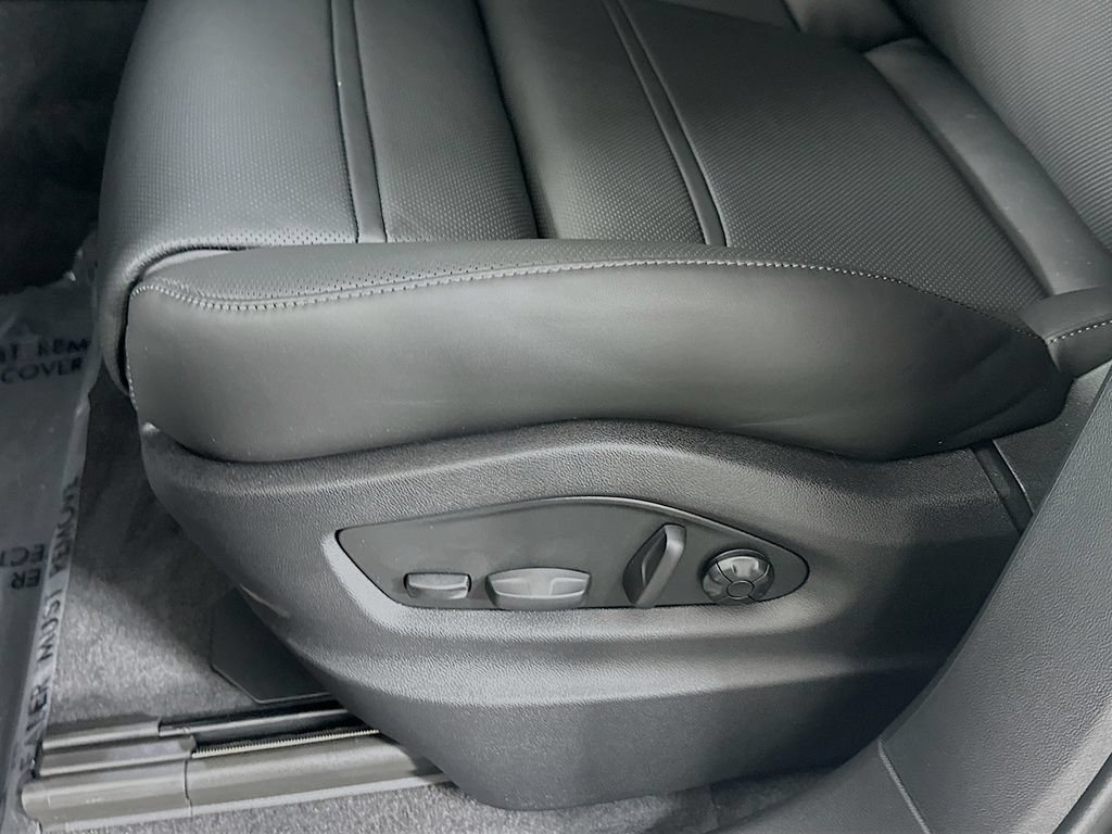 New 2026 Porsche Cayenne Coupe AWD/4WD image 21