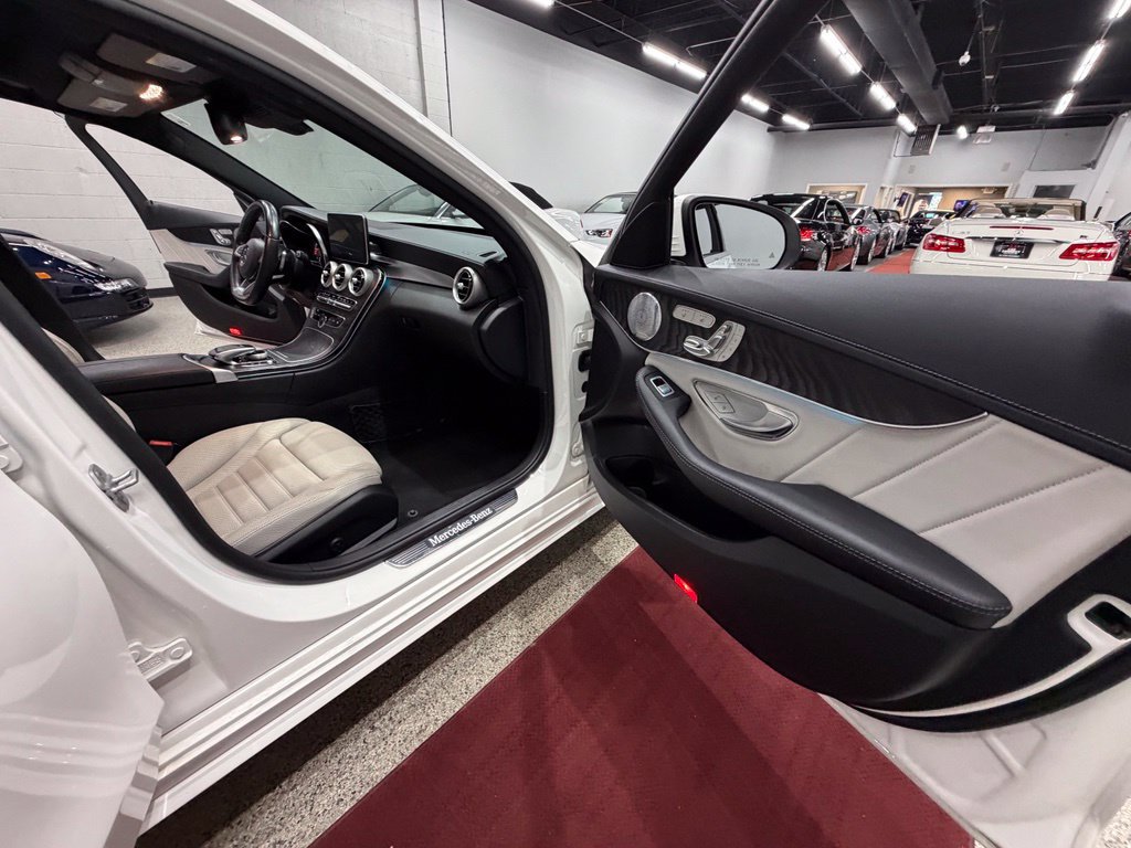 Used 2015 Mercedes-Benz C 400 4MATIC image 39