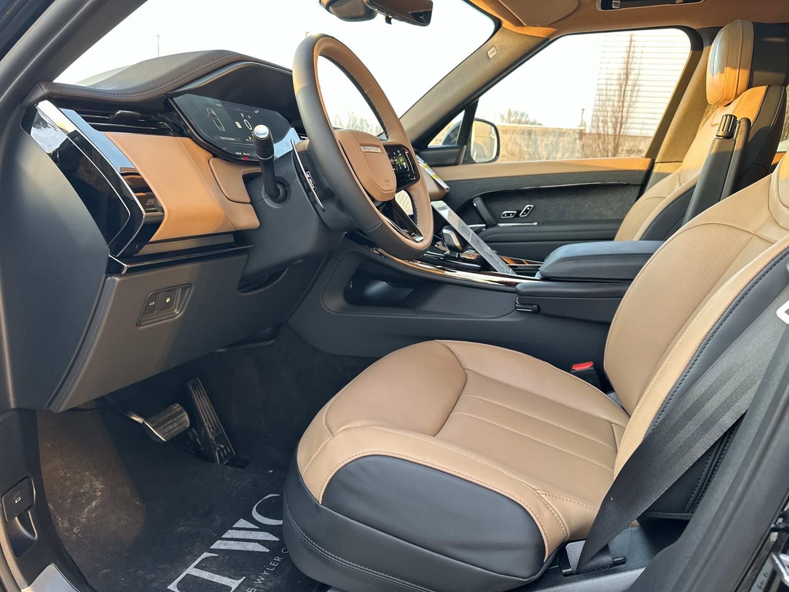 New 2026 Land Rover Range Rover Sport Dynamic SE image 11