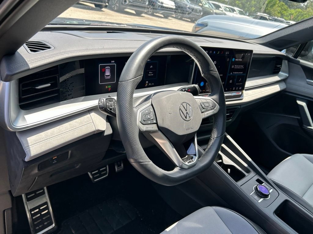 Used 2025 Volkswagen Tiguan SE R-Line AWD/4WD image 24