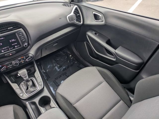 Used 2024 Kia Soul LX w/ Option Group 015 image 16